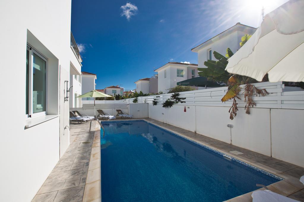 Avra Villas Paralimni Zimmer foto