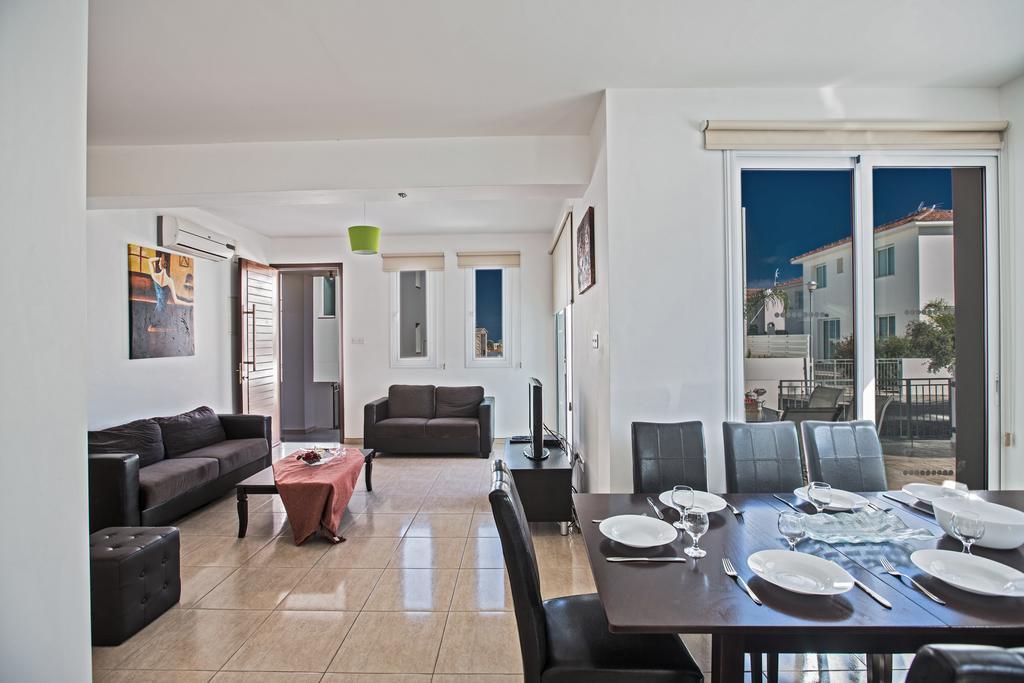 Avra Villas Paralimni Zimmer foto