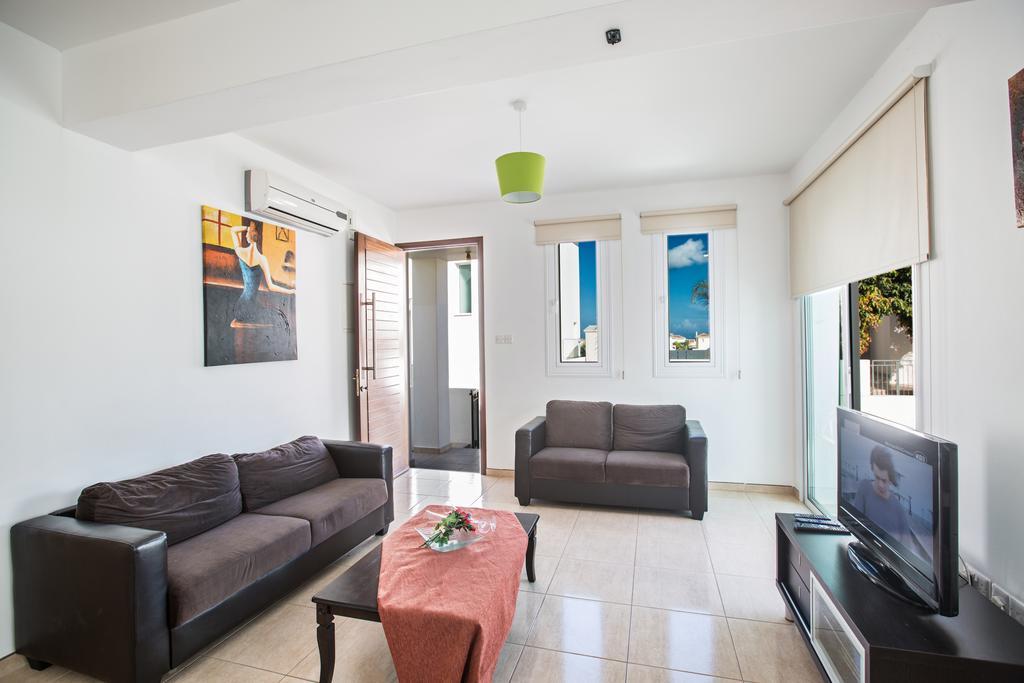 Avra Villas Paralimni Zimmer foto