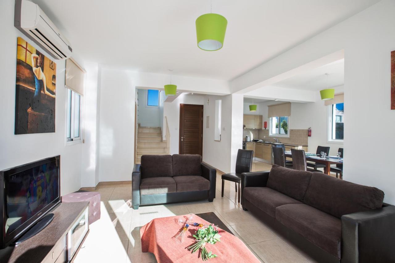 Avra Villas Paralimni Exterior foto