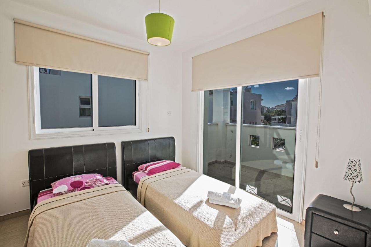 Avra Villas Paralimni Exterior foto